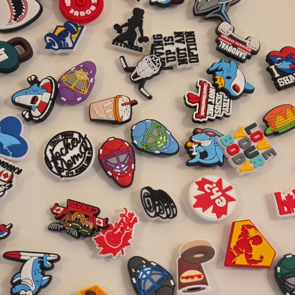40+ Crocs-style Charms – New Hockey/Canada Set - Picture 3 of 5